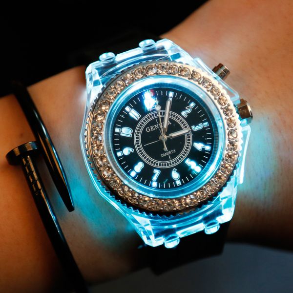 

2019fashion силиконовые алмазный rhinestone часы led светящиеся красочные огни часы женщины дамы кварцевые наручные часы, Slivery;brown