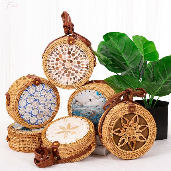 

straw bag beach handbags rattan shoulder bag round women summer handmade messenger crossbody bags bali colorful shell ladies bag