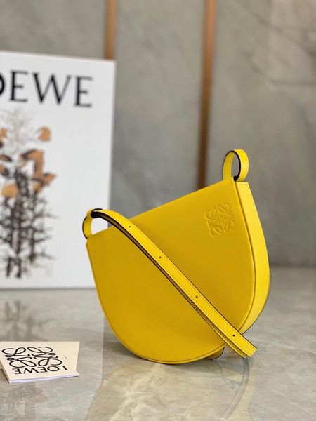 

new women's one-shoulder bag 7a high-end custom quality diagonal cross bag fashion style silver metal accessories with long shoulder st