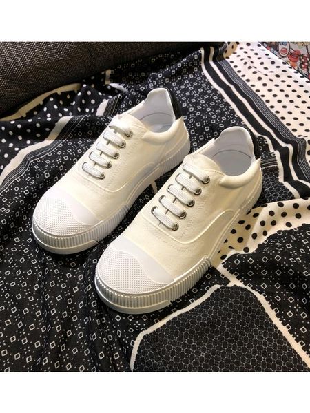 

2020 new stylish running shoes designer fashion bottoms studded spikes flats shoes casual sneakers, Black