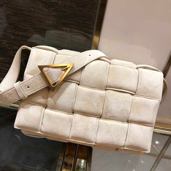 

new замша женщина проложенного кассетная сумка осень и зима нового woven стереоскопического плед плечо 26см сумка женской мода сумка сцеплен