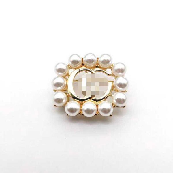 

оптовая кристалл pearl letters знак брошь multocolor кристалл письма корсаж шарф зажимы женщины костюм штыри отворотом аксессуары ювелирные, Gray
