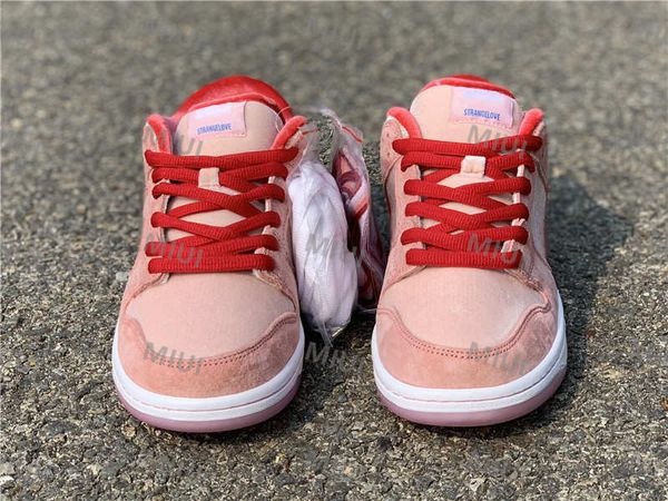 Strange Love Pink Shoes Scarpe da skateboard sportive basse di design per uomo Donna StrangeLove Gift Trainers Street Zapatos Sneakers con scatola speciale