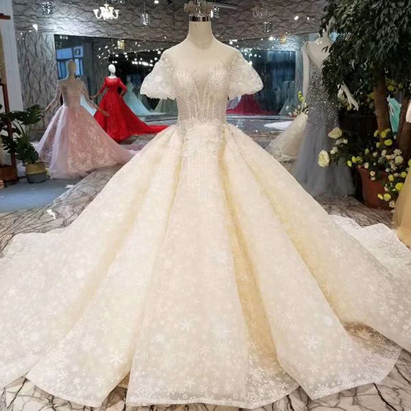 

ампанкое вадебное плае ий болой е коѬокие пђле Ѭђкава вадебное, White