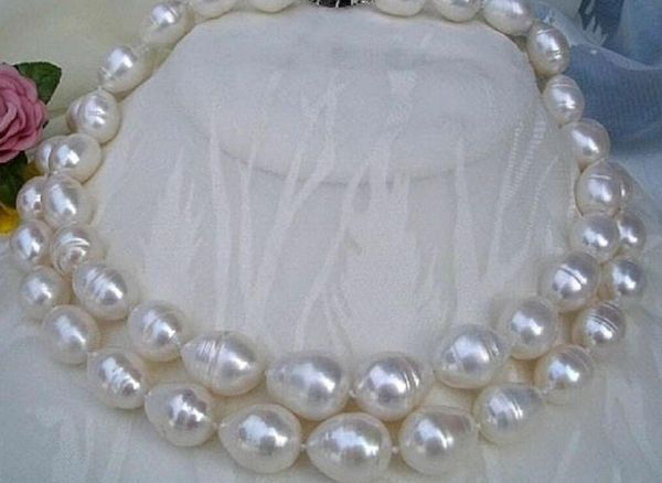 

9-10mm white freshwater pearl necklace 89cm, Silver