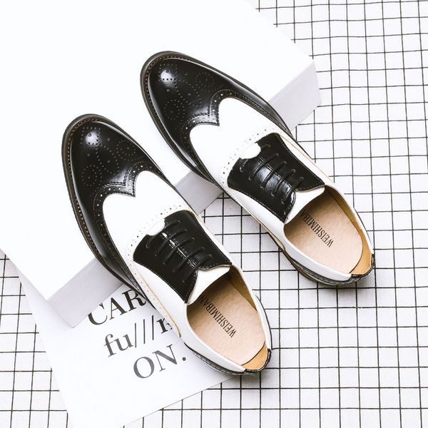 

2019 mens carved oxfords vintage flats shoes soft leather black white formal italian craftwork spectator shoes