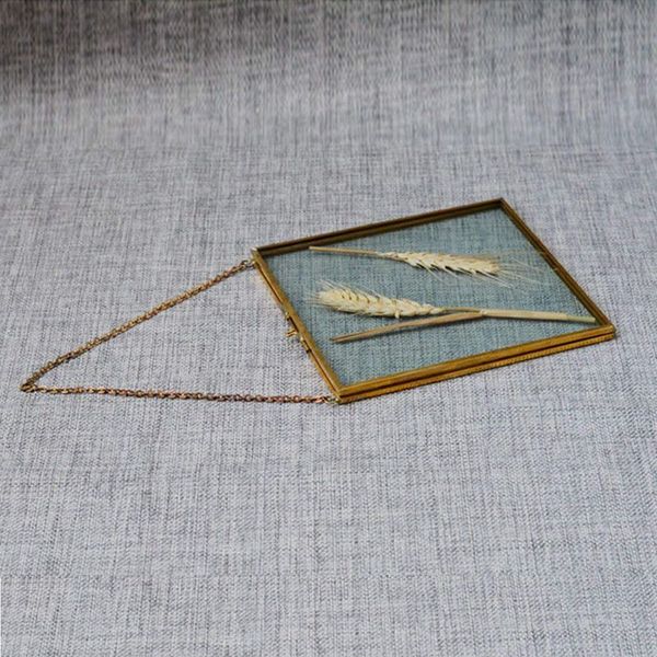 

vintage hanging metal p frame + glass and 2 glass side gold + transparent