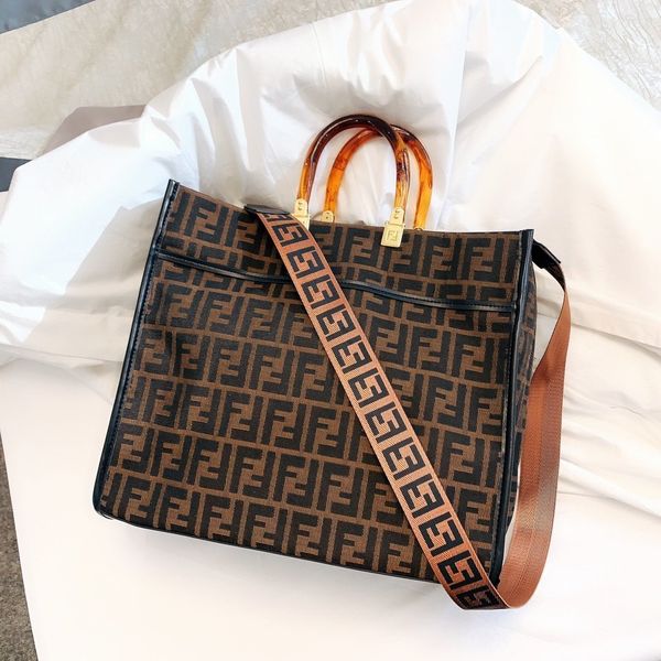 

tote handle women shopping bag women's fashion gifts square outline