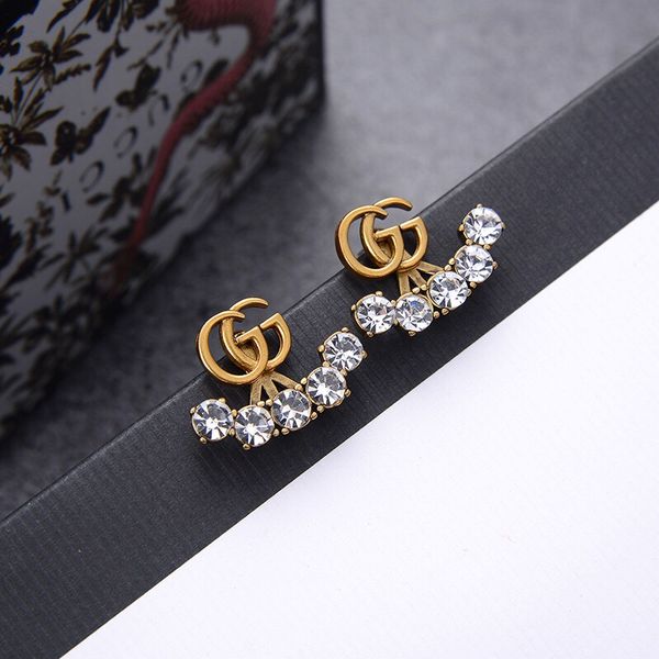 

2020 new earrings female letters seiko colored diamond earrings temperament same retro alphabet earrings, Golden;silver