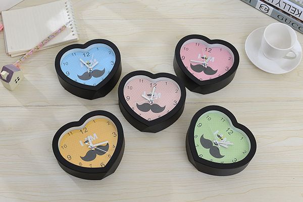 

1pc студент snooze будильник украшение дома борода стол номер утро часы 12 * 11 * 4см пластиковые craft ecor покемон будильник