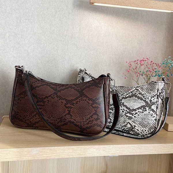 

badenroo new style serpentine women shoulder bag embossing hobos bags wild retro baguette armpit bag handbag bolsas