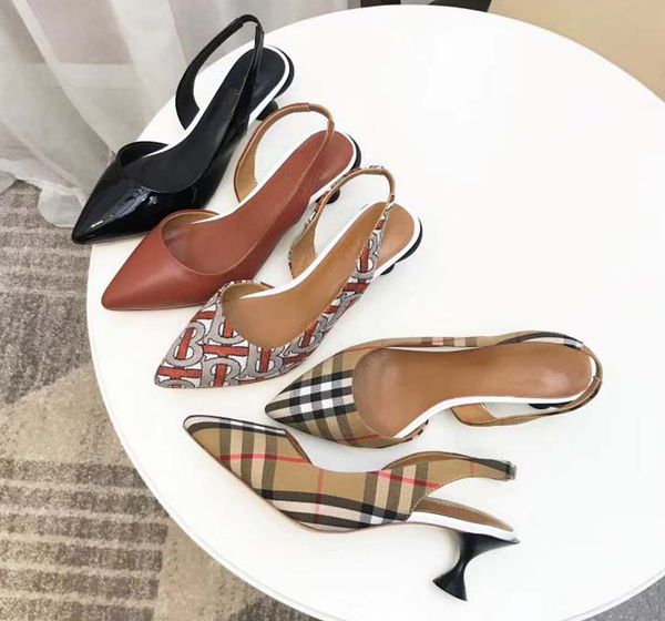 

2020 женщина тапочки слайды летняя обувь casual тапочки твердые hollow из женщин слайды тапочки размер: 35-39 с коробкой бесплатная доставка, Black