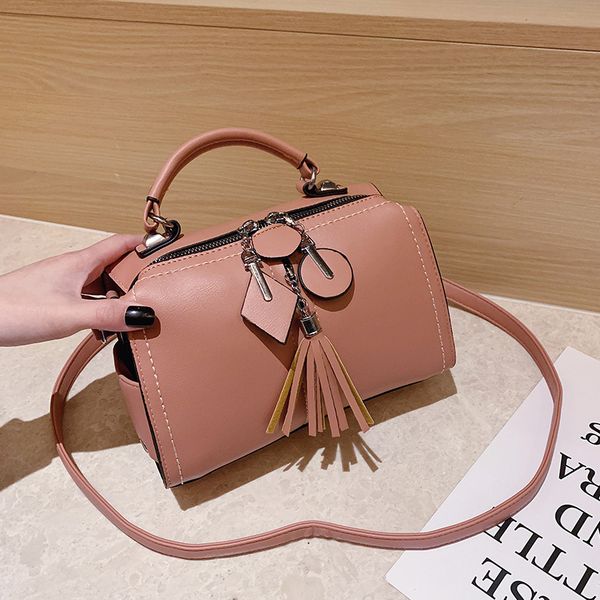 

2020 new women's shoulder bag girl handbag fashion simple small square bag ladies fashion tassel shoulder messenger