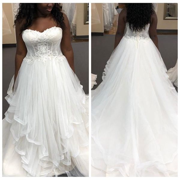 

2019 plus size wedding dress a line lace appliqued sweep train sweetheart sleeveless bridal gowns african beach wedding dresses swan, White