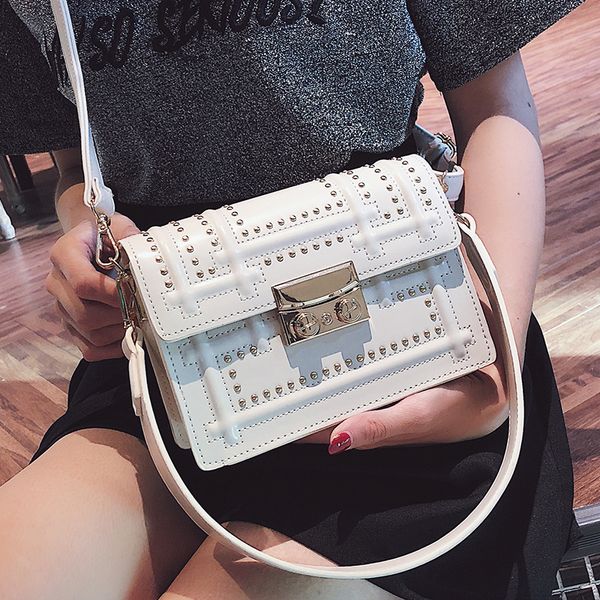 

британские моды женских площадей сумка 2018 новых женщин конструктора сумки качества кожа женщины мешок заклепка tote сумка плеча crossbody