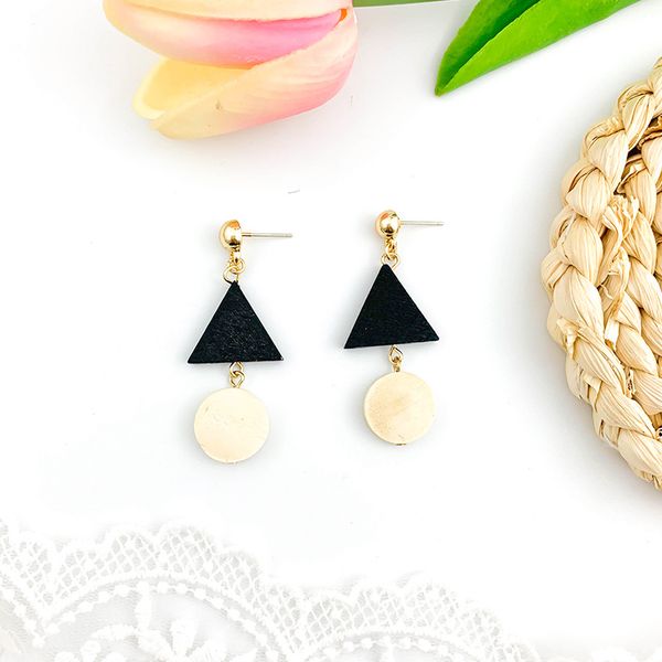 

новй-геомеѬиекий Ѭеђголник кѬђглй еѬно-белй конѬанй ве деѬевнн, Golden