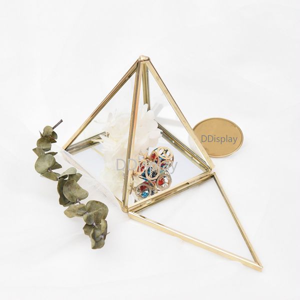 

ddisplay vintage triangular glass jewelry box polygon necklace storage box wedding lovers rings glass case preserved flower display box, Black;white