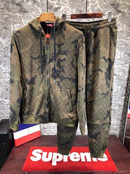 

18 pring europe italy fa hion men luxury embroidery port weat hirt trou er ca ual men hoodie coat pant track uit 149