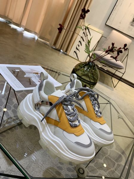 

Sapatos ocasionais yx0003