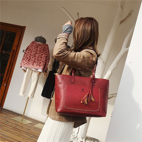 

women handbags 2019 winter new women's fashion tassel bag portable shoulder bag