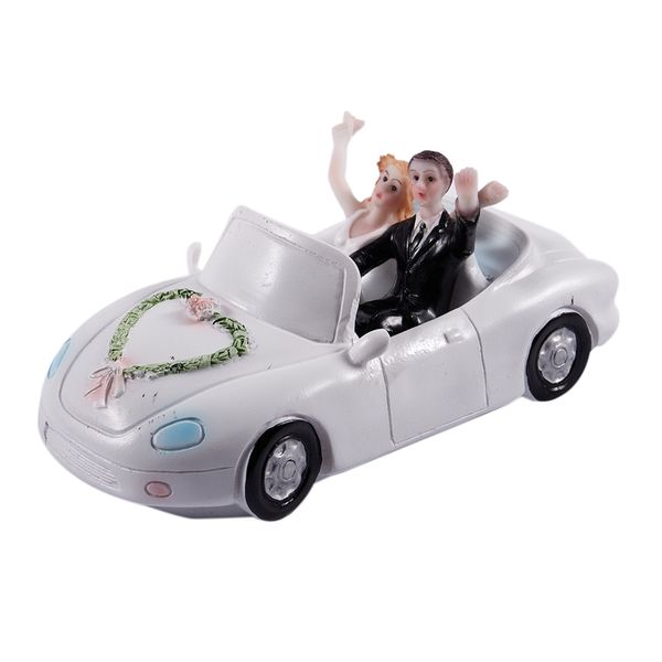 

1 white + black resin bride and groom open sports car, wedding car cake decoration ornaments groom bride doll decoration size: 1