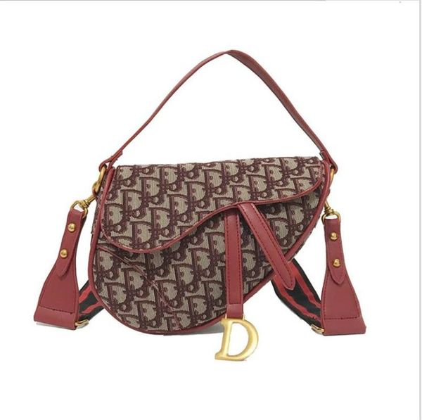 

2018 Нового прибытия Saddle Bag письмо Красочных ленты дизайн плечо женщины сумки Gun сумка Женщина Crossbody сумка
