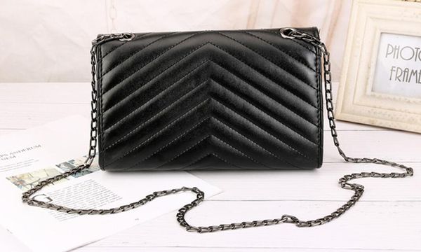 

2020 designer luxury handbags purses fashion stripe envelope shoulder bag women bright leather chains cross body bags clutch y3255