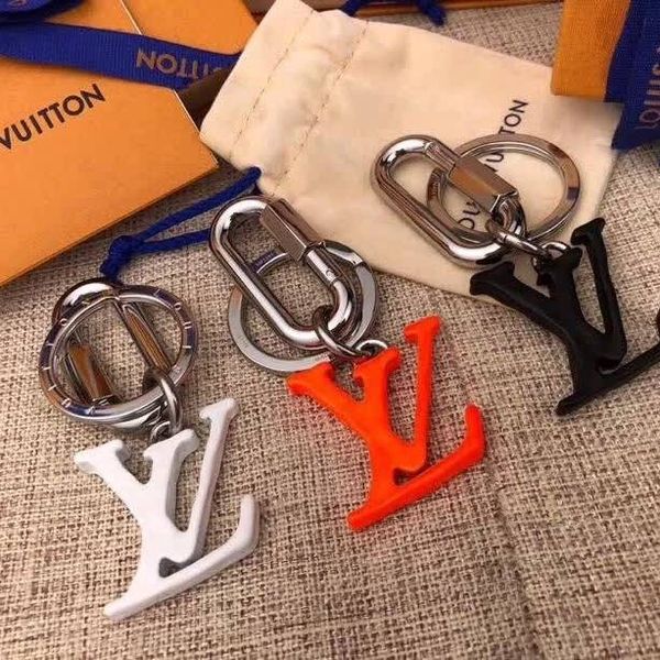 

2019 high qualtiy luxury keychain fashion brand key chain porte clef gift men women souvenirs car bag keychains waji99, Silver