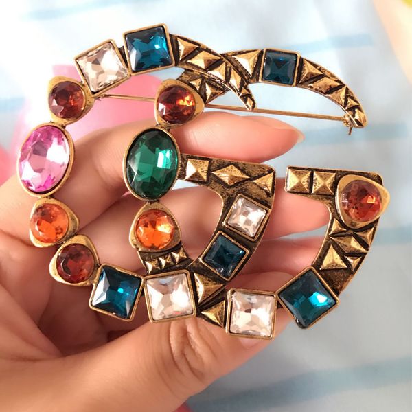 

2018 sell alloy fashion retro color rhinestone brooch women ladies wedding bridal party clothing fashion accessories letter g, Gray
