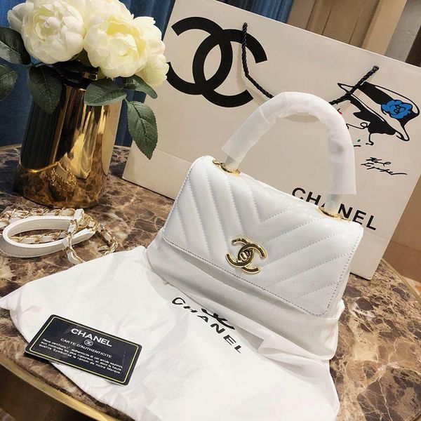 

2019 Womens Designer Luxury Shoulder Bags Padlock Small Gold Tone Handbags Red Black White Leather Lady Fashion Handle Bag Chain Totes