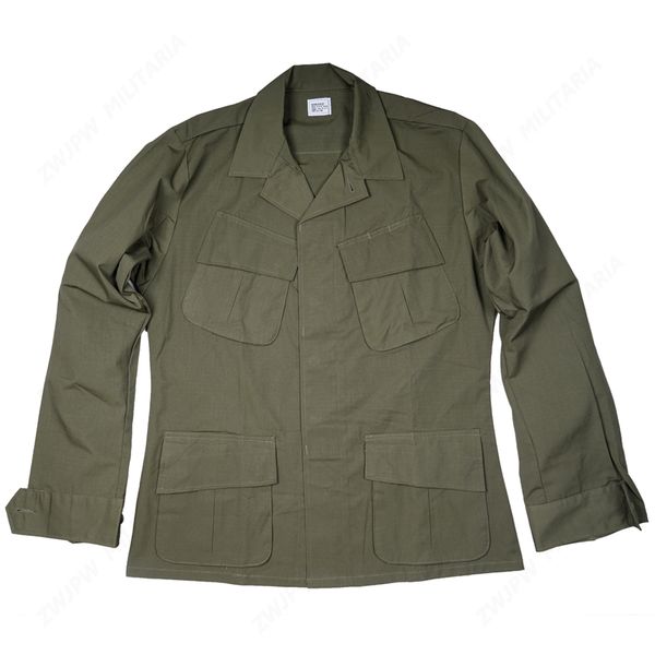 

world war 2 vietnam war u.s. tcu jacket paratrooper uniform three generations of reenactments, White;black
