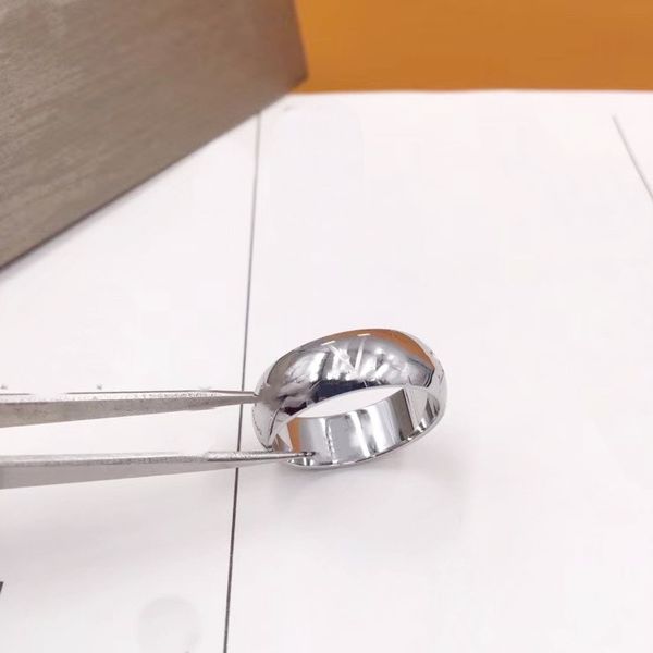 

fashion men lady 316l titanium steel carving four leaf flower letter arc surface wedding engagement narrow rings 3 color size, Slivery;golden