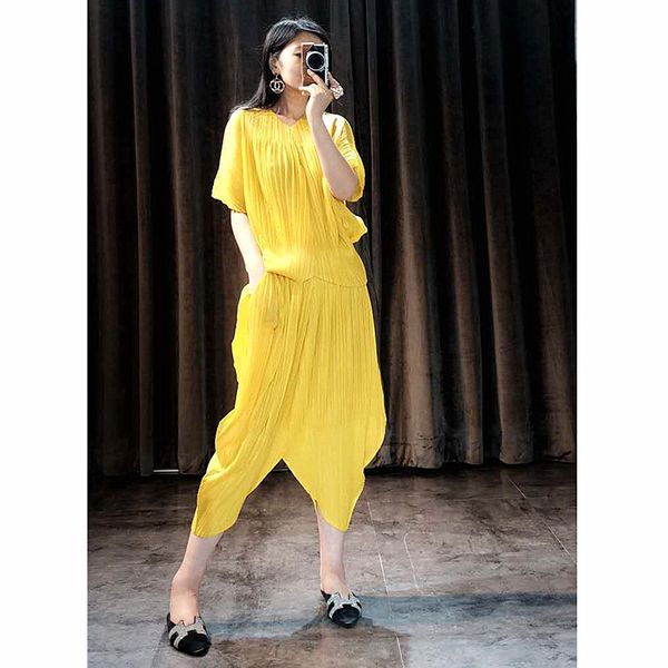 

miyake fold suit women's new summer two-piece suit westernized aging-reducing trousers fashionable slim trousers, White
