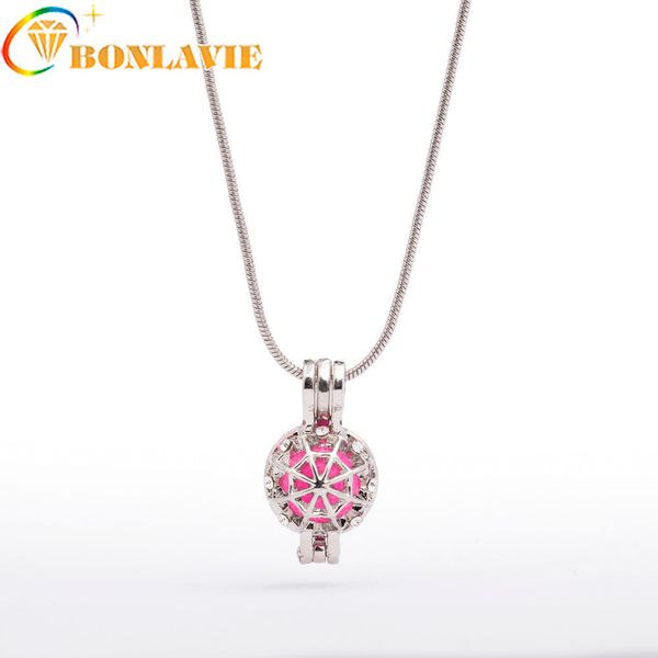 

new arrival fashion hollow out geometry perfume essential oil diffuser pendant necklace for women trendy jewelry gold chain, Silver