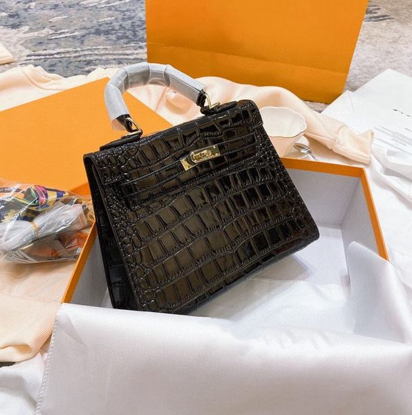 

2019 new fashion shoulder bag gold chain ladies handbag messenger bag -10740, Black