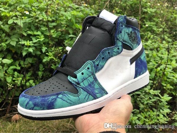 

2020 air aauthentic 1 high og retro wmns tie-dye basketball shoes white black aurora green woman man sports sneakers cd0461-100 with box