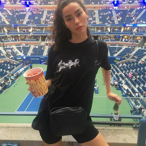 

письмо 2020ss жидким логотип футболка мода с коротким стандартная повседневная простая летняя повседневная футболка мужчины женщины с коротк, White;black