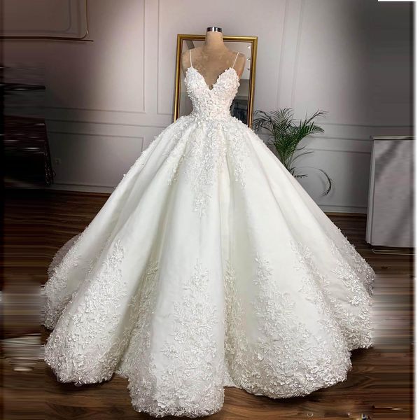 

Фантастические ремни спагетти Свадебные платья с аппликациями Кружева длиной до