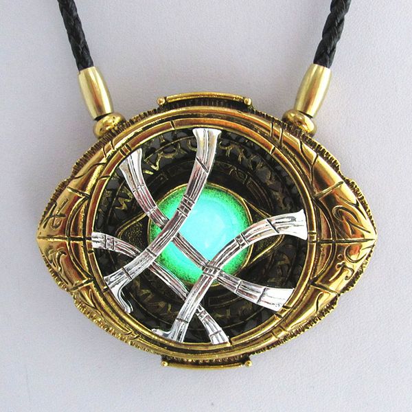 

wanjie shipin 71mm*58mm cosplay doctor strange necklaces halloween christmas gift alloy agamotto necklaces luminous, Silver
