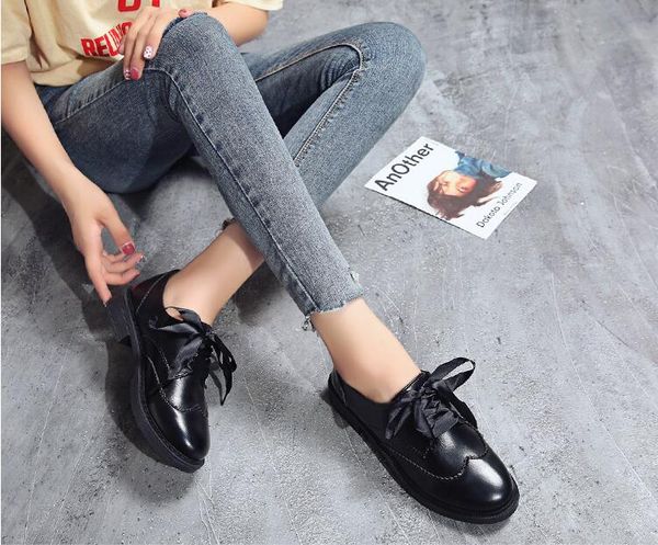 

korean version of the british wind retro muffin bottom with patent leather flat bottom brock women's shoes, Black