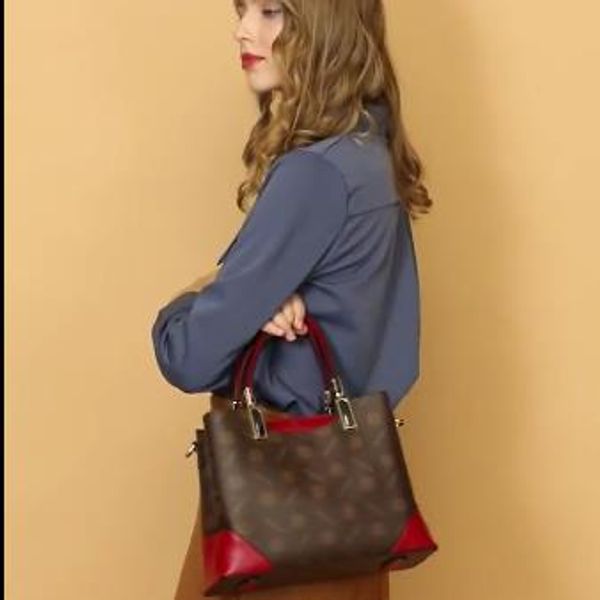 

2019 new fashionable one shoulder handbag with all kinds of patternsaaa320