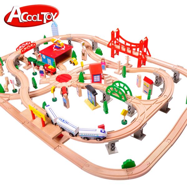 Set di treni elettrici in legno modello auto giocattolo per bambini, 130 pezzi, pista, bambola con suono, grandi dimensioni, vernice verde, sicuro per il regalo di compleanno di Natale per ragazzo