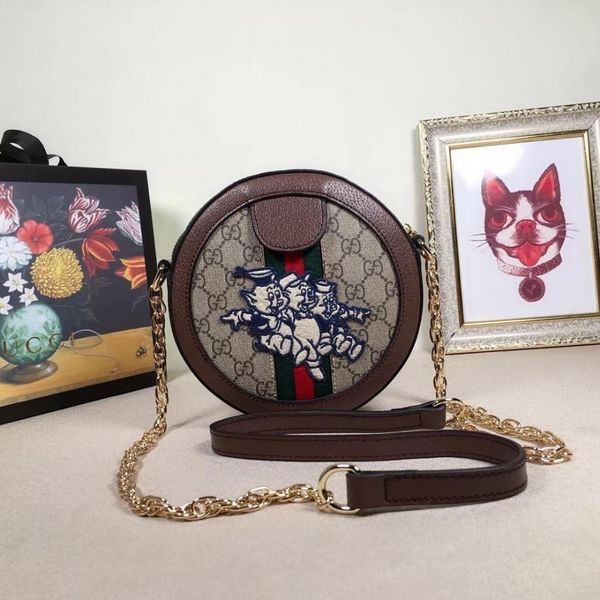 

2019 ms. explosion small round cake. new year's eve (piglet embroidery), genuine development 13434
