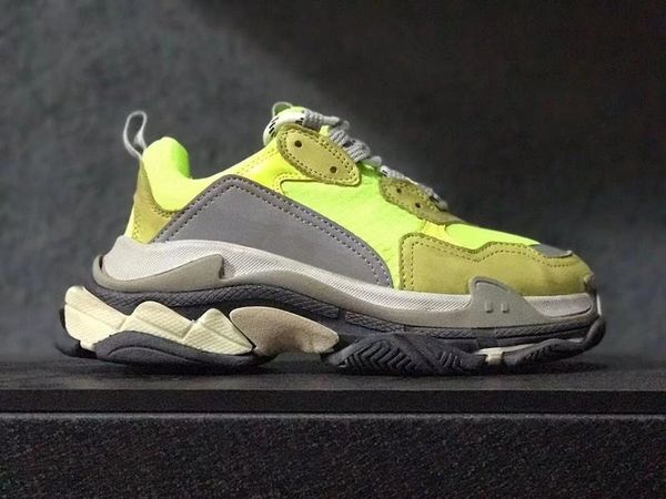 

designer shoes paris 17fw triple-s sneaker triple s casual luxury dad shoes for men s beige black sports tennis shoe 36-45 v09
