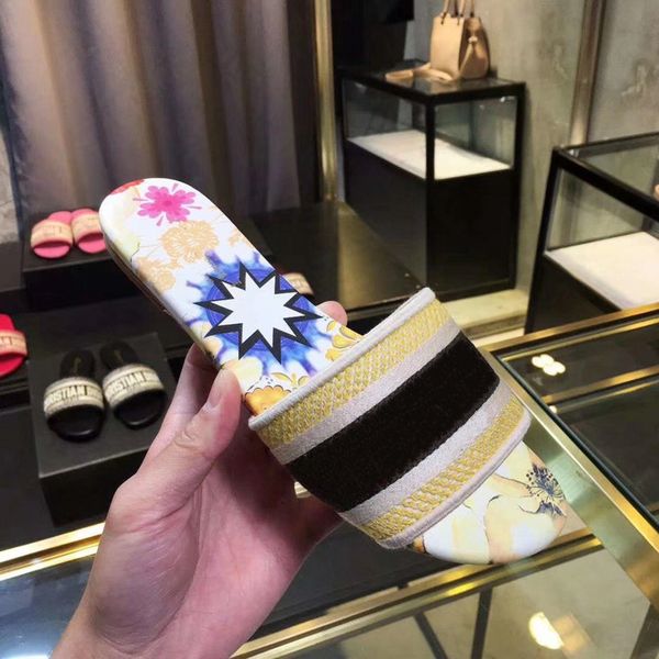 

h917 2019 new fashion designer women shoes printed non-slip designer women slippers indoor bathroom sandals 8 colors size 35-41 cs033, Black