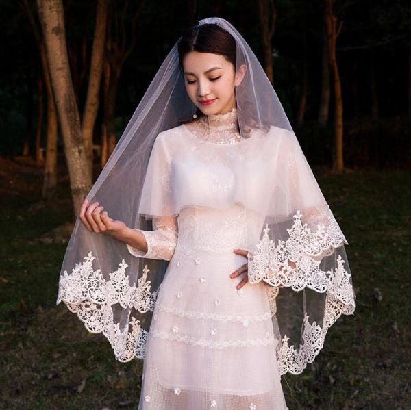 Vendita calda Lunghezza spalle Veli da sposa Appliqued Monostrato Applique in pizzo Bordo Velo da sposa Abiti per la testa su misura