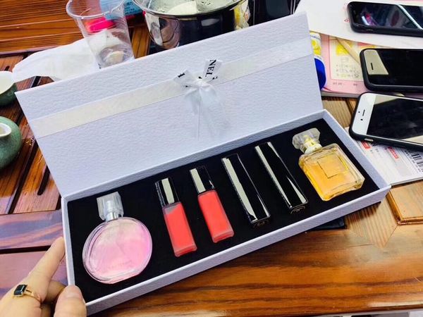 

Макияж Наборы Maquillage Kit Известный Luxury Braand C 6 в 1 комплект 2 парфюмерию + 2 Блеск для гу