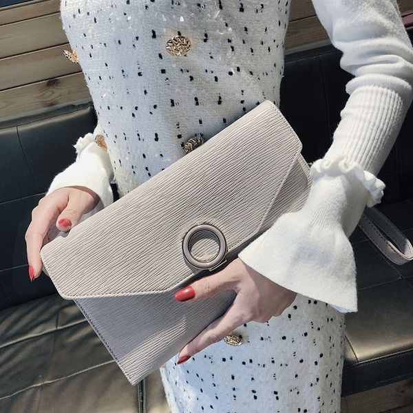 

2020 женская мода сумка простые сумки на ремне, корейский сцепления новый дикого конверт сцепление личность