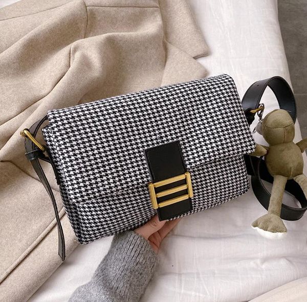 

designer women flap handbag frog pendant crossbody bag shoulder bag luxury classic girl bags fashion small bag/2