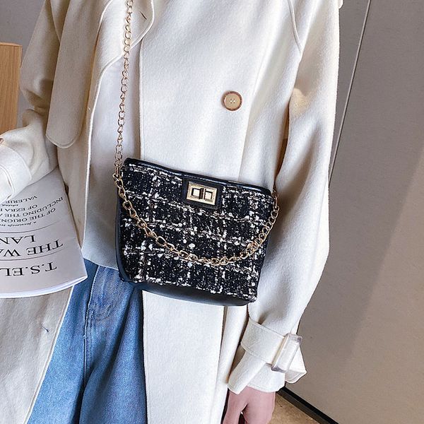 

western-style high-quality female bag 2020 new korean version of the wild oblique cross-body fashion chain bucket bag
